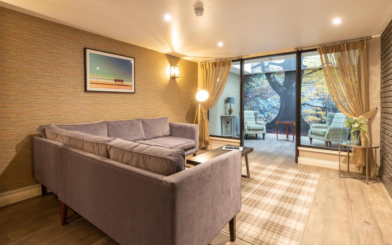 The Lawrance Luxury Aparthotel - يورك المظهر الخارجي الصورة