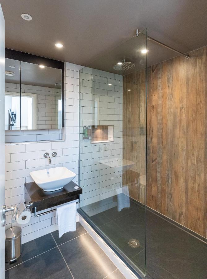 The Lawrance Luxury Aparthotel - يورك المظهر الخارجي الصورة